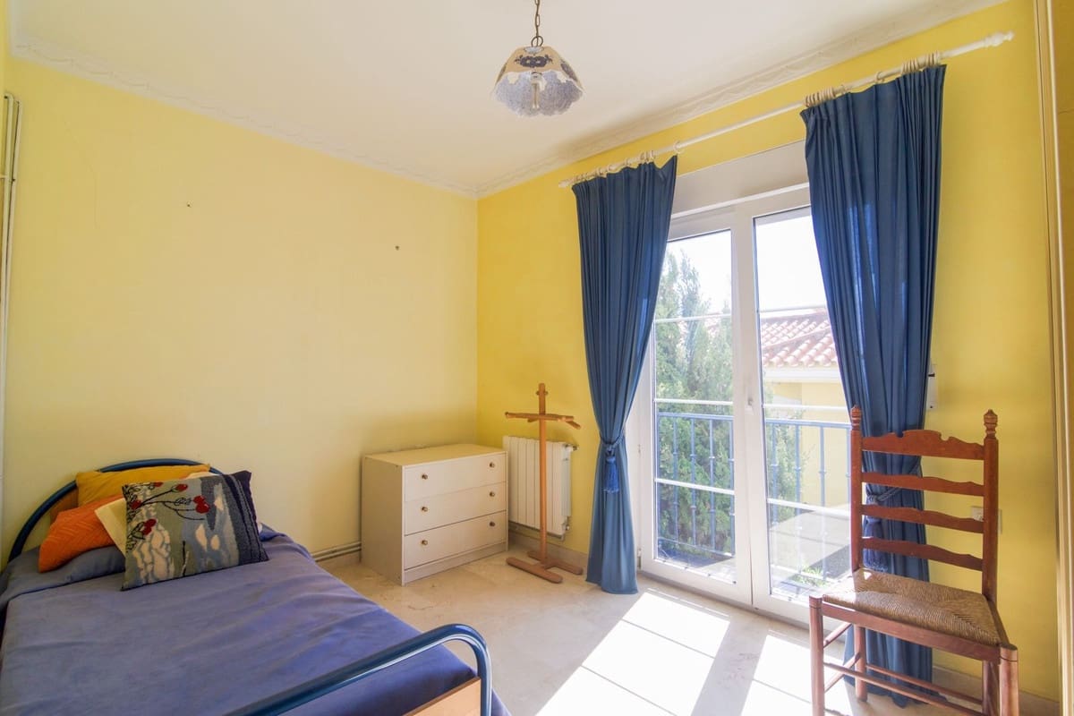 3 soveværelse Villa til salg i Fuengirola med swimmingpool garage - € 995.000 (Ref: 9995781)
