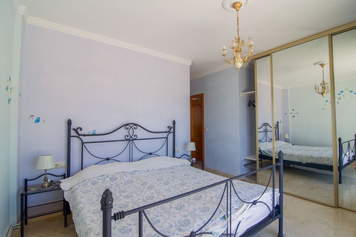 3 soveværelse Villa til salg i Fuengirola med swimmingpool garage - € 995.000 (Ref: 9995781)