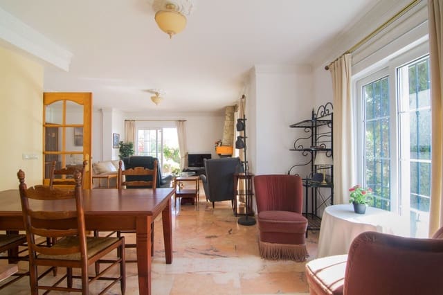 3 soveværelse Villa til salg i Fuengirola med swimmingpool garage - € 995.000 (Ref: 9995781)