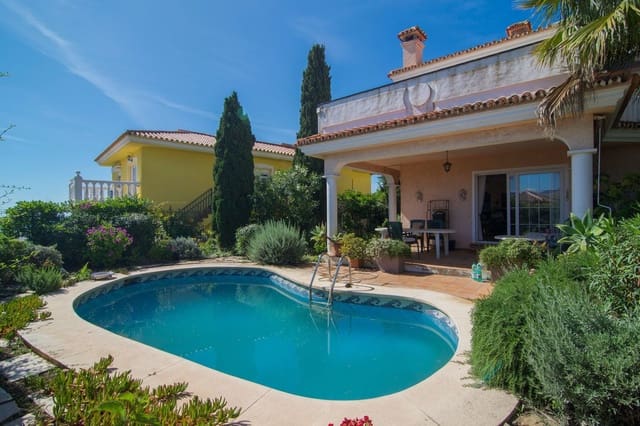 3 soveværelse Villa til salg i Fuengirola med swimmingpool garage - € 995.000 (Ref: 9995781)