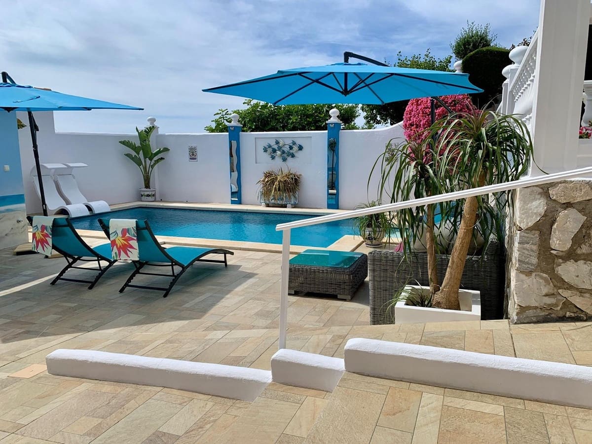 4 soverom Villa til salgs i Benalmadena med svømmebasseng garasje - € 1 100 000 (Ref: 9995859)