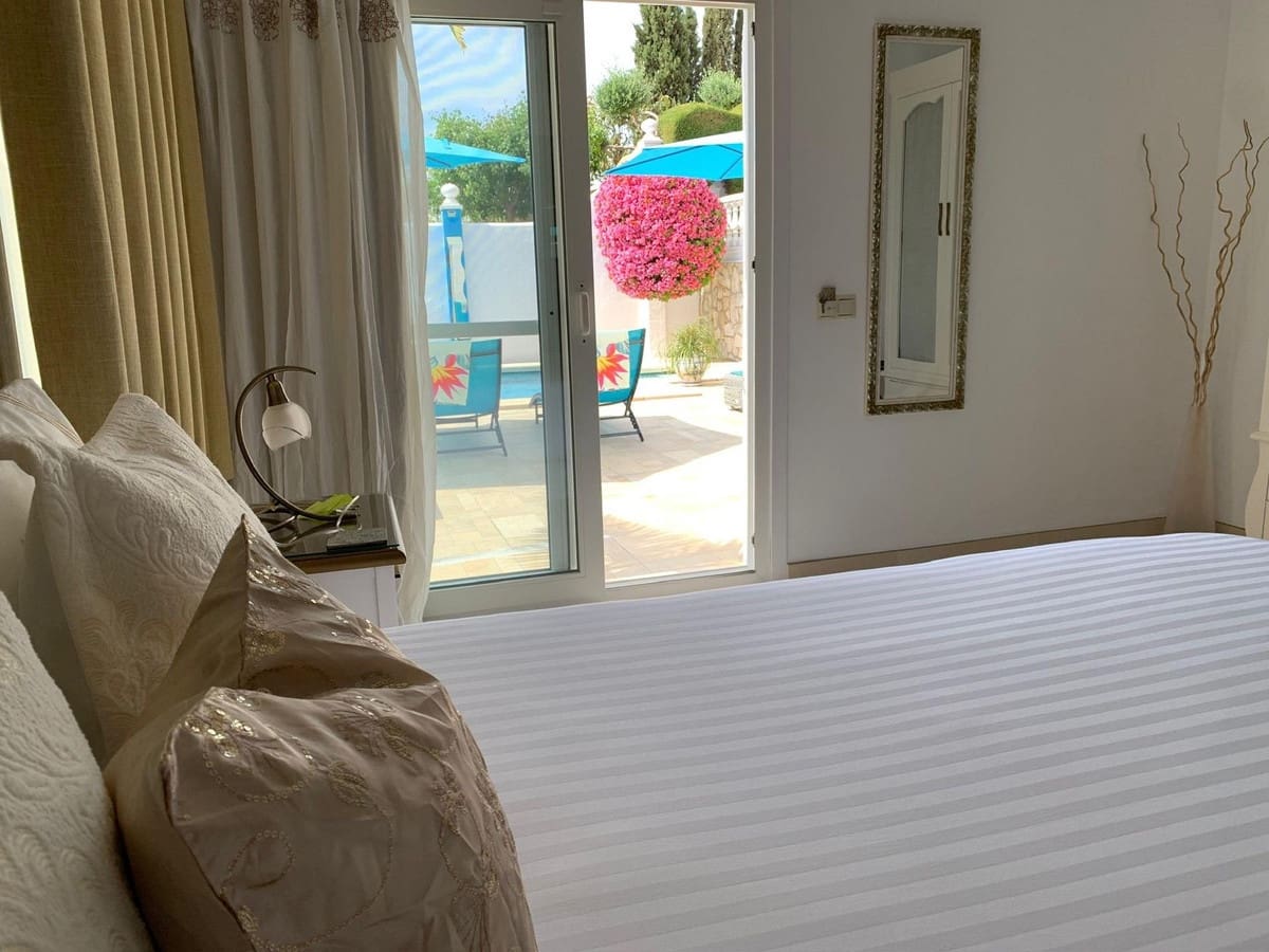 4 soverom Villa til salgs i Benalmadena med svømmebasseng garasje - € 1 100 000 (Ref: 9995859)