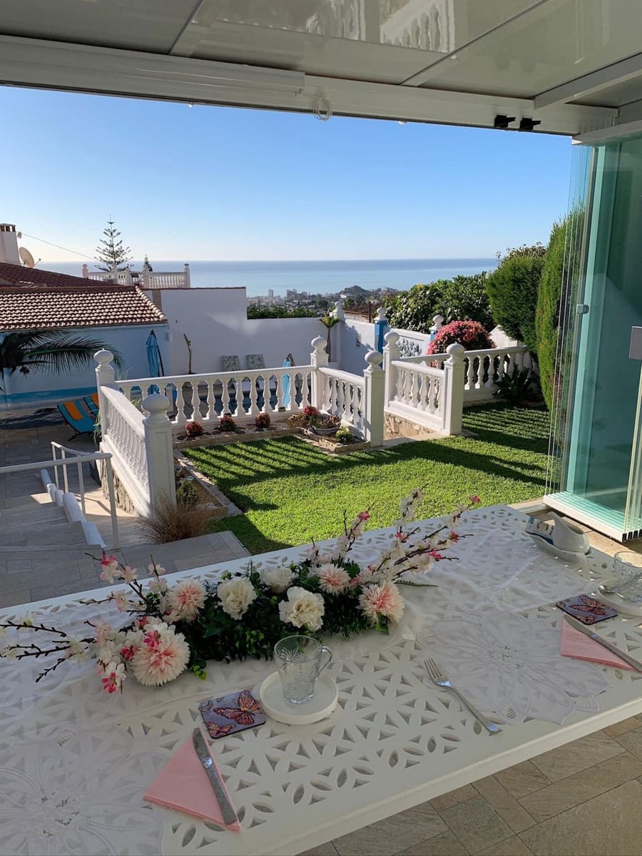 4 soverom Villa til salgs i Benalmadena med svømmebasseng garasje - € 1 100 000 (Ref: 9995859)