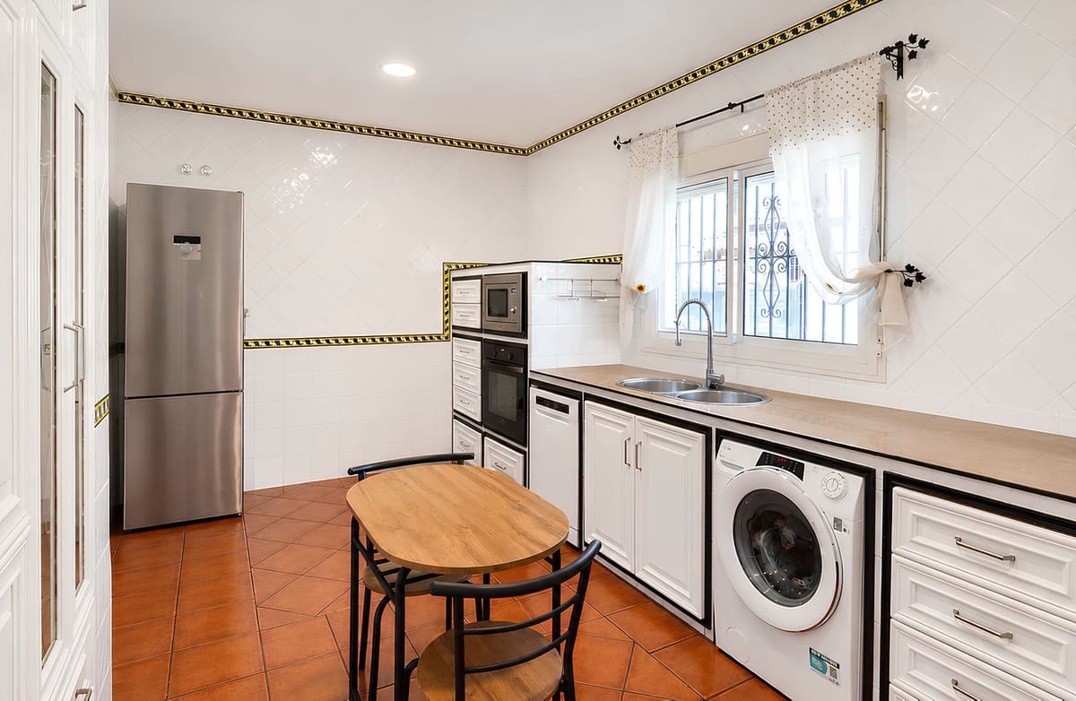 4 slaapkamer Villa te koop in Mijas met zwembad garage - € 1.200.000 (Ref: 9995888)