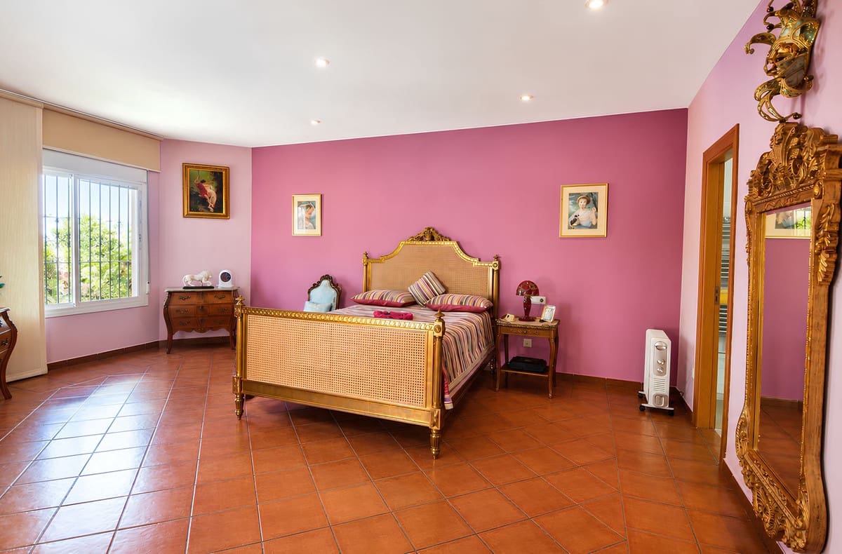4 slaapkamer Villa te koop in Mijas met zwembad garage - € 1.200.000 (Ref: 9995888)