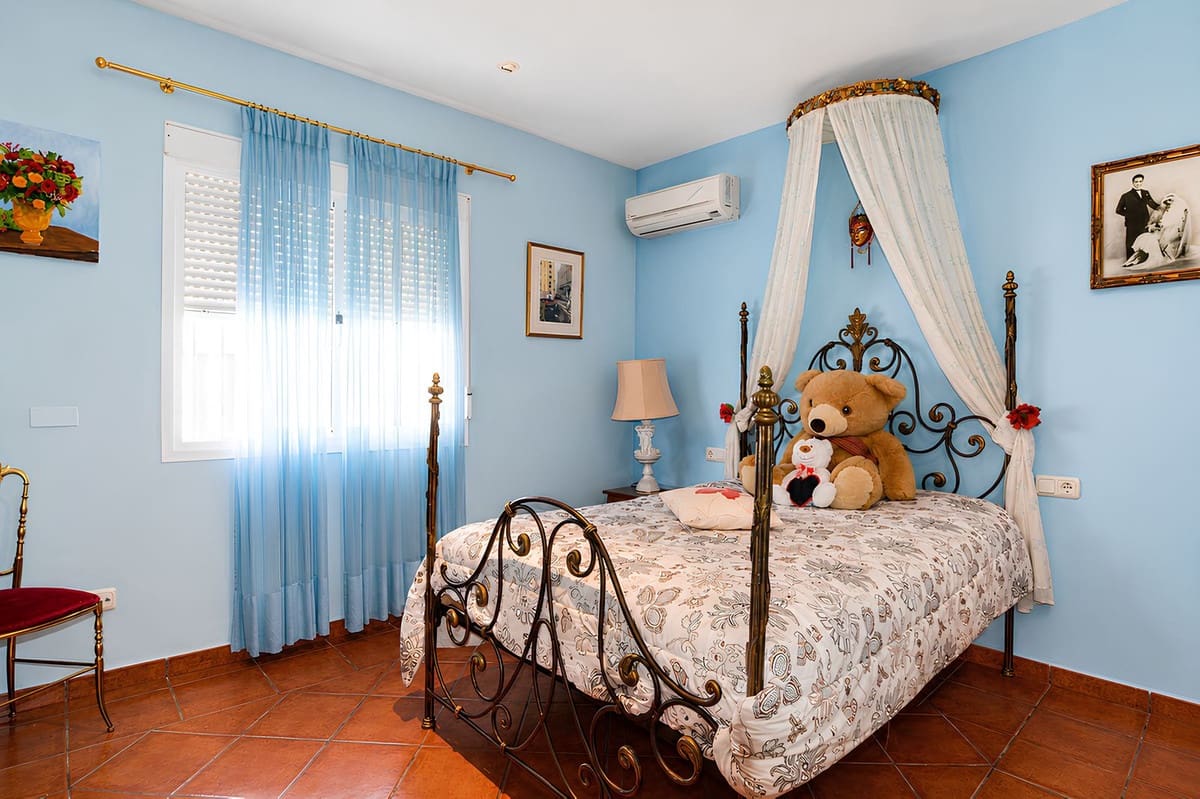 4 slaapkamer Villa te koop in Mijas met zwembad garage - € 1.200.000 (Ref: 9995888)