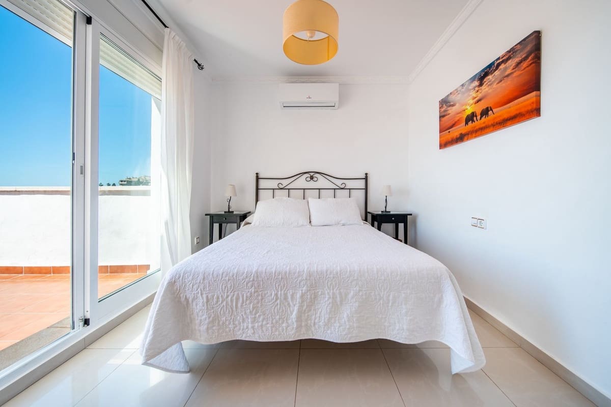 4 soveværelse Villa til salg i Fuengirola med swimmingpool garage - € 1.289.000 (Ref: 9995889)