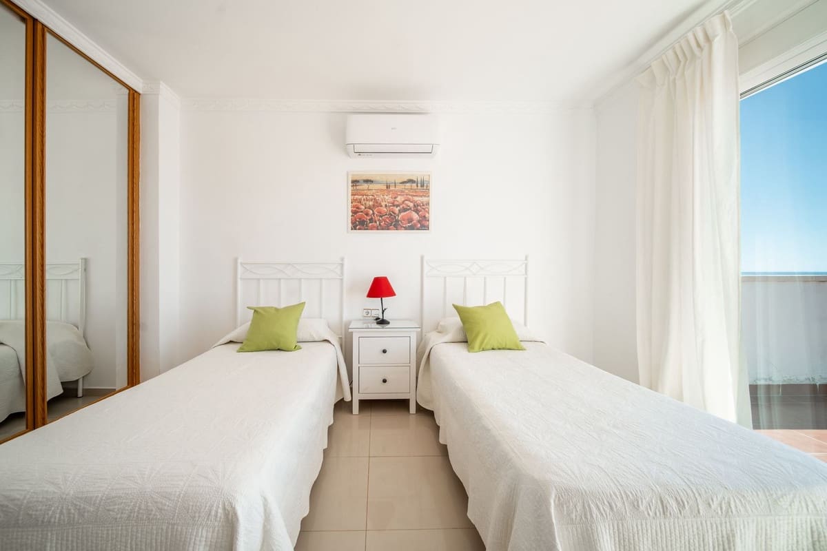 4 soveværelse Villa til salg i Fuengirola med swimmingpool garage - € 1.289.000 (Ref: 9995889)