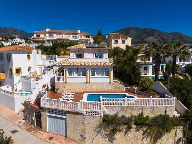 4 soveværelse Villa til salg i Torreblanca, Fuengirola med swimmingpool garage - € 1.289.000 (Ref: 9995889)