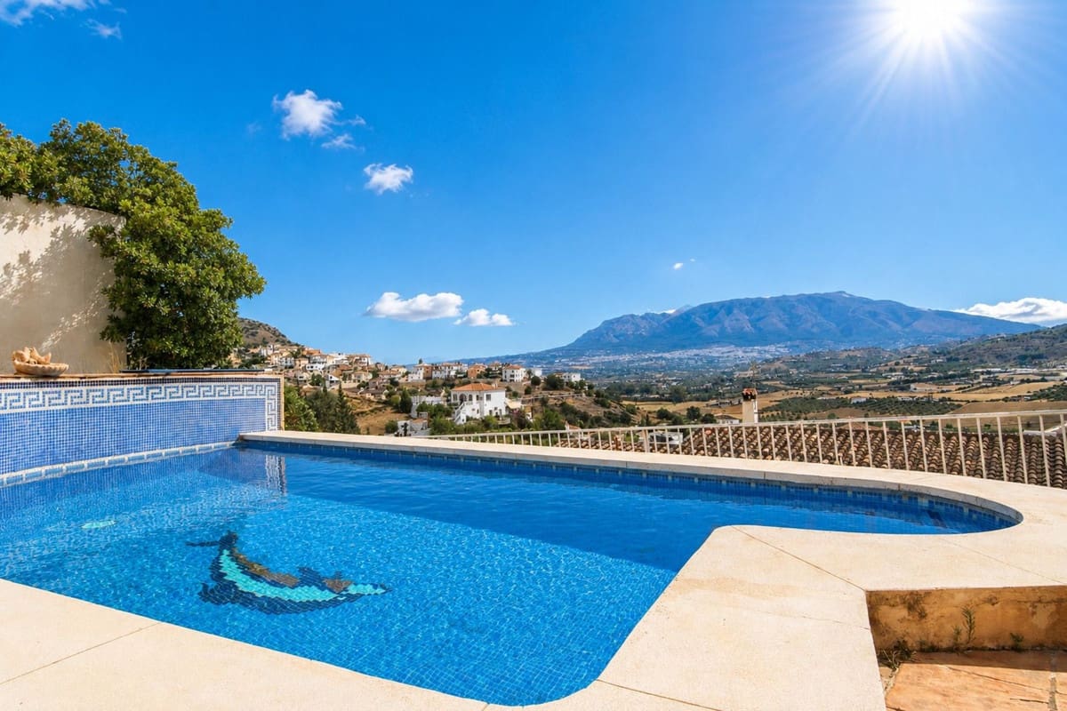 3 sypialnia Willa na sprzedaż w Coin z basenem garażem - 485 000 € (Ref: 9997256)