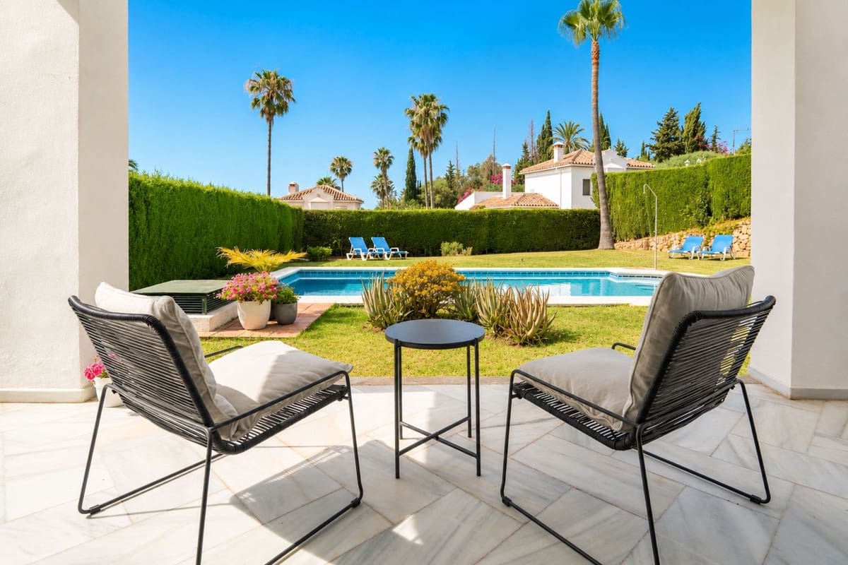 Chalet de 4 habitaciones en Elviria en venta con piscina garaje - 1.695.000 € (Ref: 9998947)