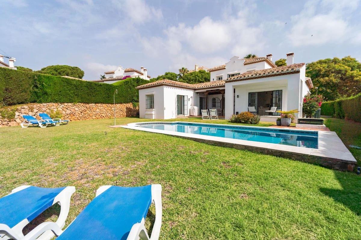 Chalet de 4 habitaciones en Elviria en venta con piscina garaje - 1.695.000 € (Ref: 9998947)