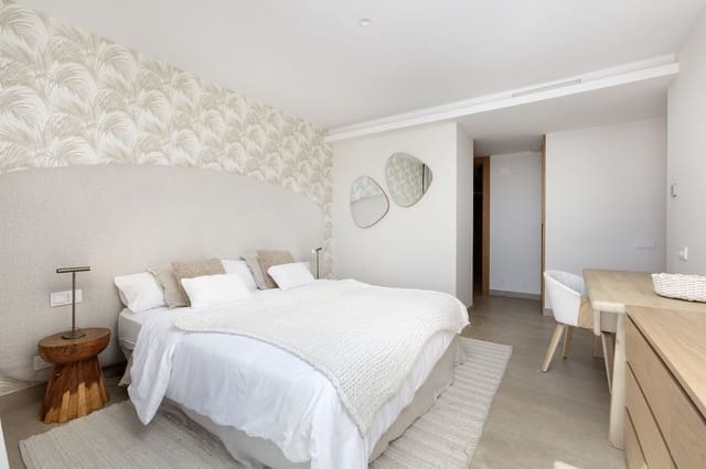 5 bedroom Villa for sale in Benahavís with pool garage - € 2,490,000 (Ref: 9998961)