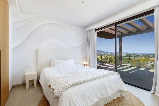 5 bedroom Villa for sale in Benahavís with pool garage - € 2,490,000 (Ref: 9998961)