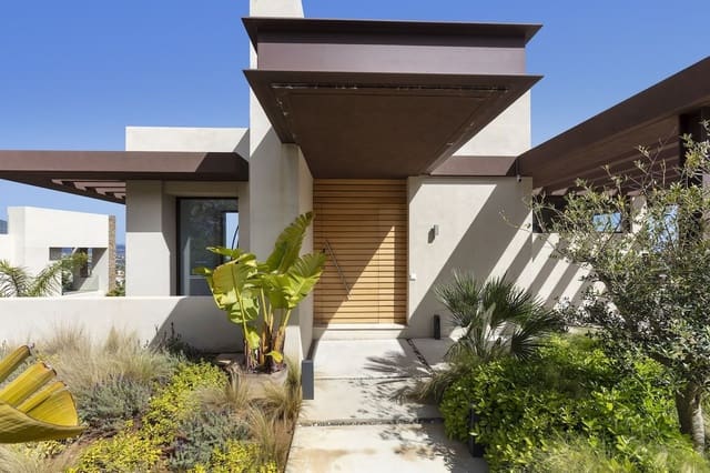 5 bedroom Villa for sale in Benahavís with pool garage - € 2,490,000 (Ref: 9998961)