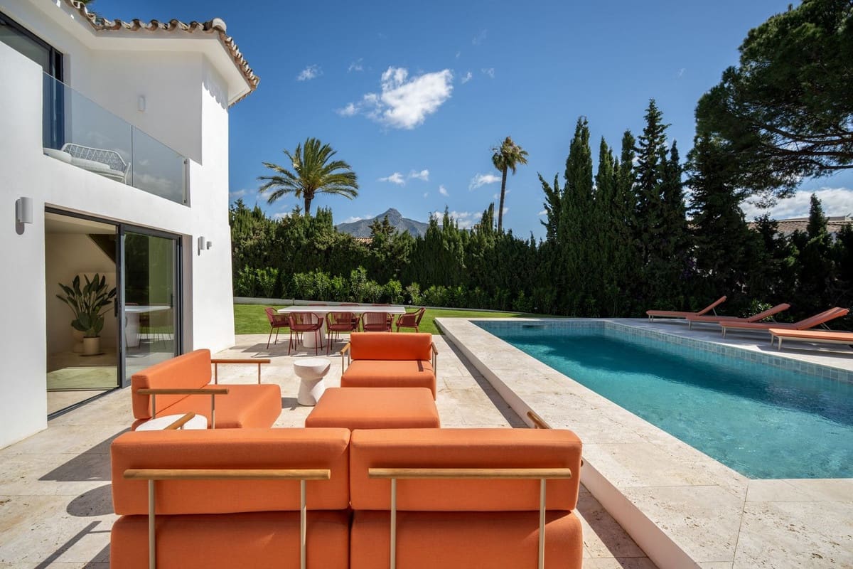 4 bedroom Villa for sale in Nueva Andalucia with pool garage - € 2,995,000 (Ref: 9999706)