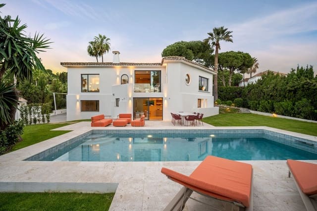 4 soveværelse Villa til salg i Nueva Andalucia, Marbella med swimmingpool garage - € 2.995.000 (Ref: 9999706)