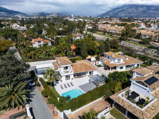 4 slaapkamer Villa te koop in Marbella met zwembad garage - € 3.295.000 (Ref: 9999707)