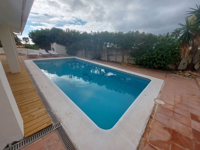 4 Zimmer Villa zu verkaufen in Manilva mit Pool Garage - 599.000 € (Ref: 9999709)