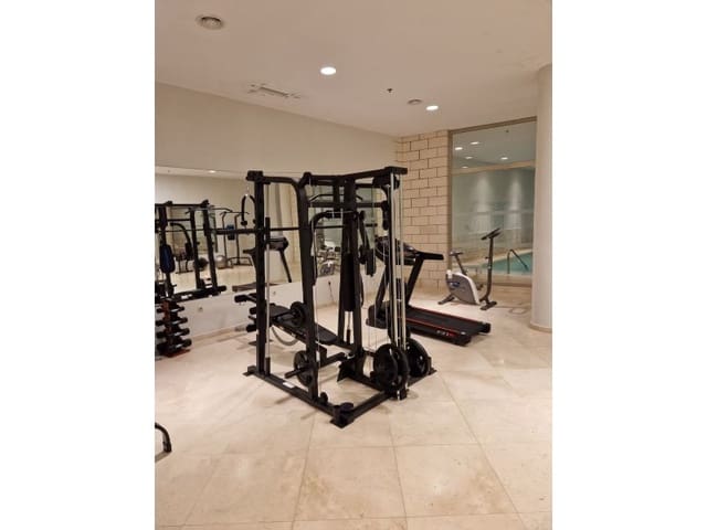 2 sovrum Semi-fristående Villa att hyra i Sierra Blanca, Marbella med pool garage - 6 000 € (Ref: 9471378)