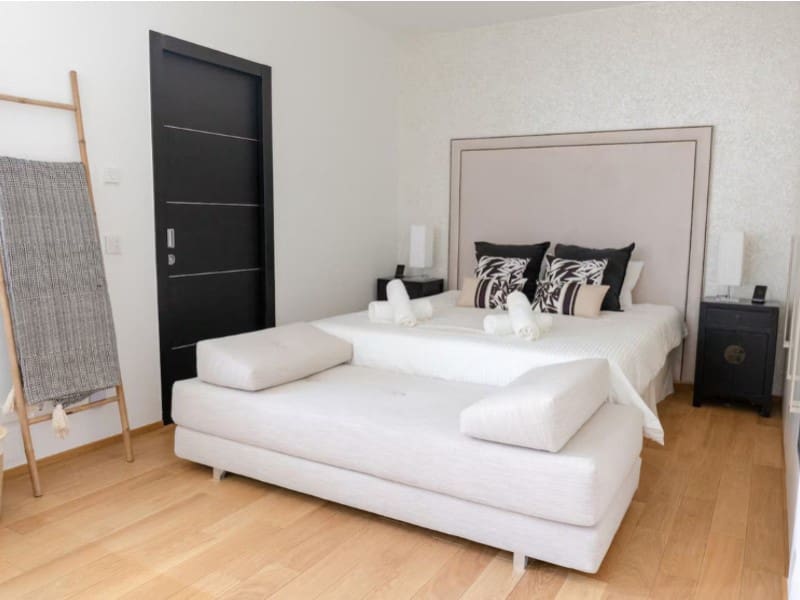 2 sovrum Semi-fristående Villa att hyra i Golden Mile med pool garage - 6 000 € (Ref: 9471378)