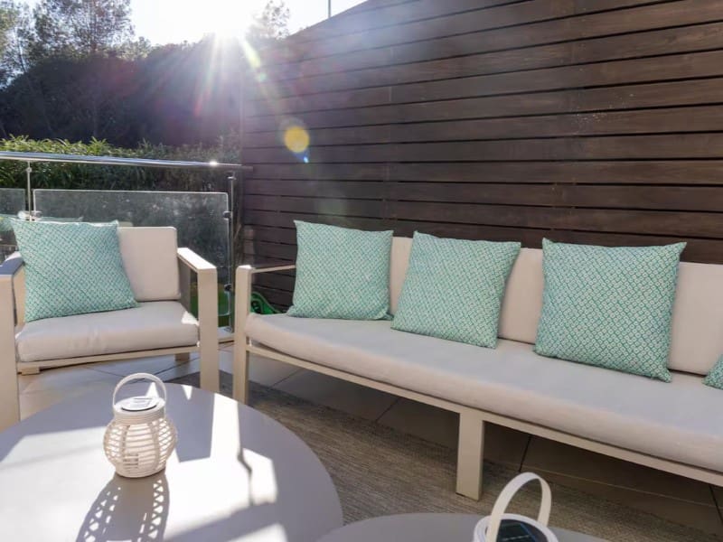 2 sovrum Semi-fristående Villa att hyra i Golden Mile med pool garage - 6 000 € (Ref: 9471378)