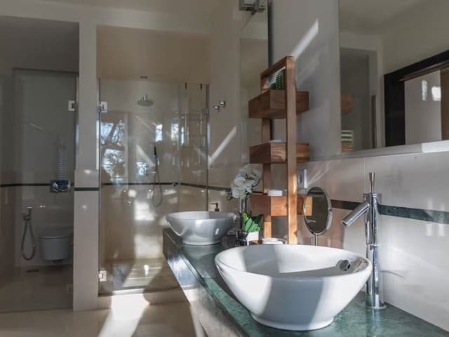 2 sovrum Semi-fristående Villa att hyra i Sierra Blanca, Marbella med pool garage - 6 000 € (Ref: 9471378)