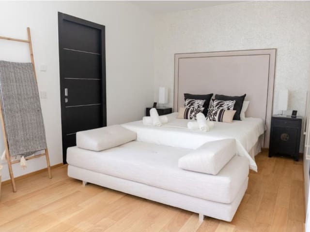 2 sovrum Semi-fristående Villa att hyra i Sierra Blanca, Marbella med pool garage - 6 000 € (Ref: 9471378)