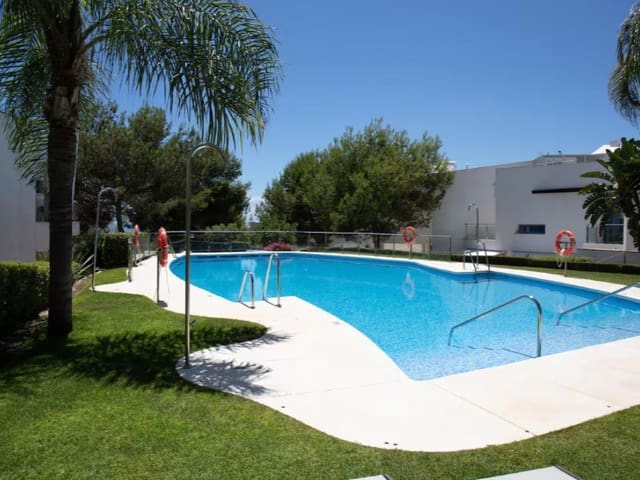 2 sovrum Semi-fristående Villa att hyra i Sierra Blanca, Marbella med pool garage - 6 000 € (Ref: 9471378)