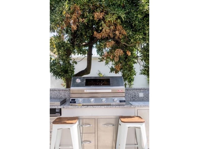 Chalet de 4 habitaciones en San Pedro de Alcantara, Marbella en alquiler con piscina garaje - 11.500 € (Ref: 9471391)