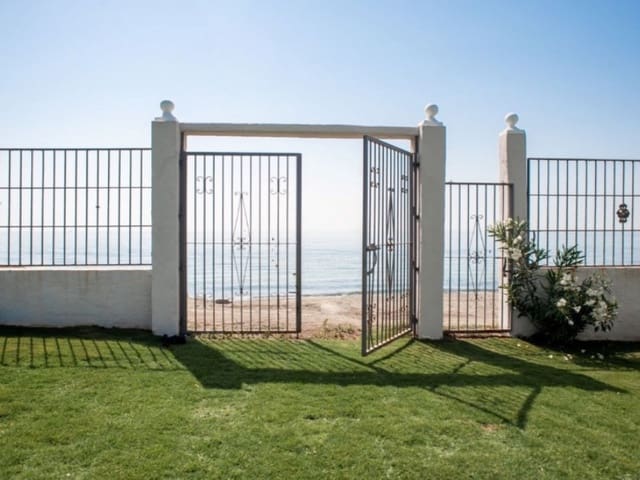 Chalet de 4 habitaciones en San Pedro de Alcantara, Marbella en alquiler con piscina garaje - 11.500 € (Ref: 9471391)