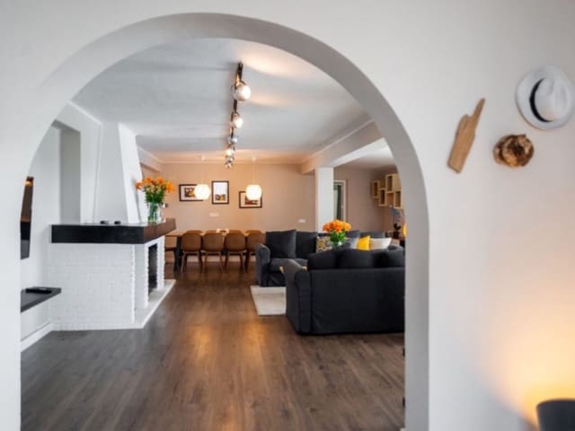 Chalet de 4 habitaciones en San Pedro de Alcantara, Marbella en alquiler con piscina garaje - 11.500 € (Ref: 9471391)