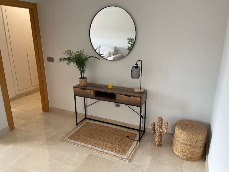 2 bedroom Apartment for rent in Estepona with pool garage - € 2,500 (Ref: 9471393)