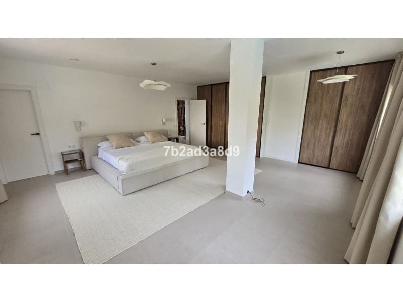 7 bedroom Villa for rent in Elviria with pool garage - € 8,000 (Ref: 9471397)