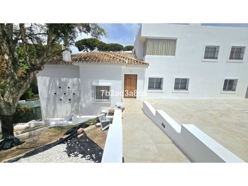 7 bedroom Villa for rent in Elviria with pool garage - € 8,000 (Ref: 9471397)