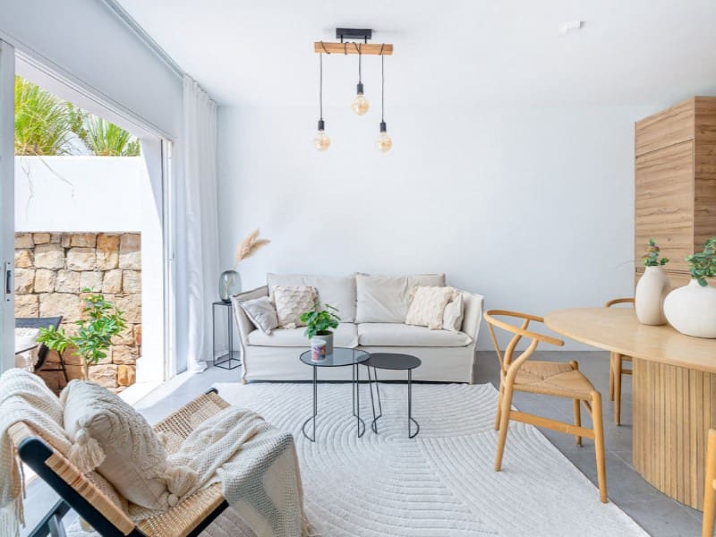 2 bedroom Apartment for rent in Nueva Andalucia with pool garage - € 2,600 (Ref: 9471398)