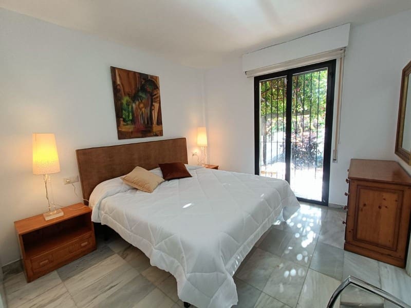 3 bedroom Apartment for rent in Nueva Andalucia with pool garage - € 3,500 (Ref: 9471400)