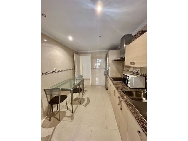 3 makuuhuone Huoneisto vuokrattavana paikassa San Pedro de Alcantara, Marbella mukana uima-altaan 
autotalli - 2 000 € (Ref: 9471401)