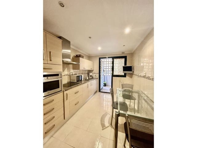 3 makuuhuone Huoneisto vuokrattavana paikassa San Pedro de Alcantara, Marbella mukana uima-altaan 
autotalli - 2 000 € (Ref: 9471401)