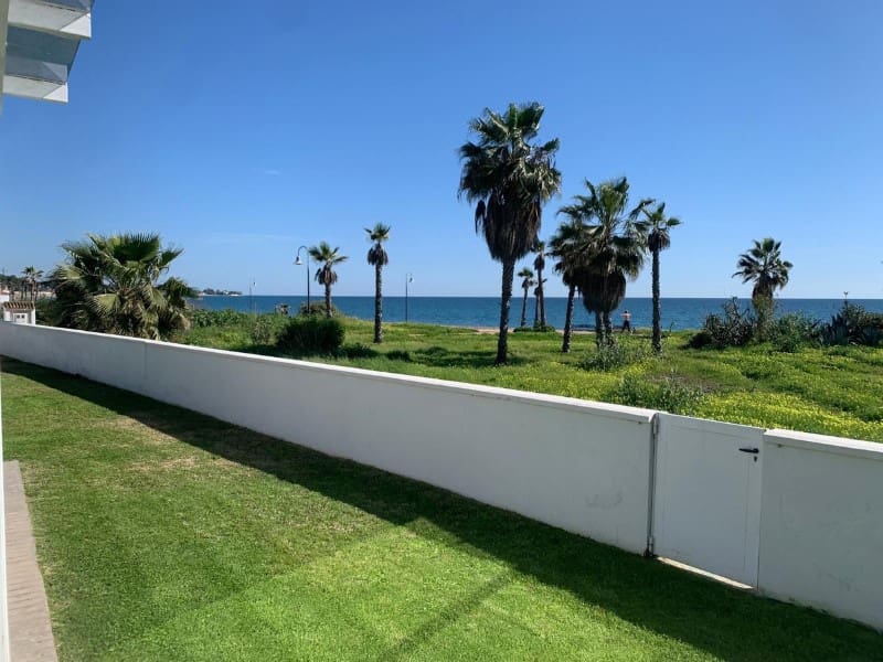 3 bedroom Villa for rent in Estepona with pool garage - € 5,500 (Ref: 9471402)