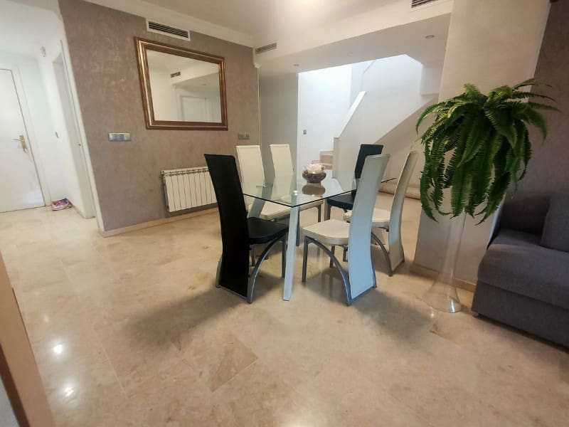 4 bedroom Penthouse for rent in San Pedro de Alcantara with pool garage - € 2,800 (Ref: 9471406)