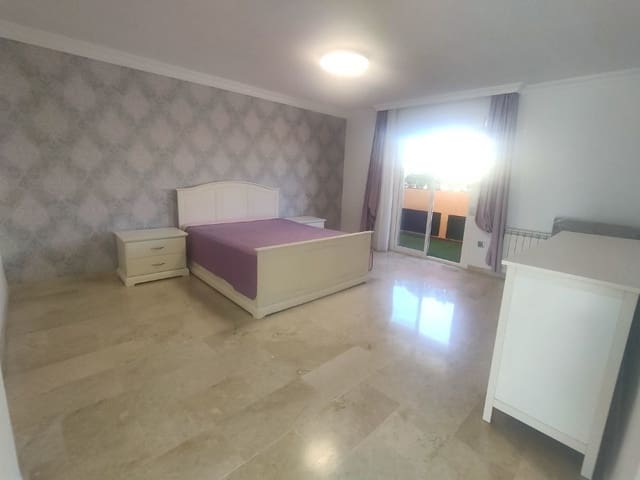 4 sovrum Takvåning att hyra i San Pedro de Alcantara, Marbella med pool garage - 2 800 € (Ref: 9471406)