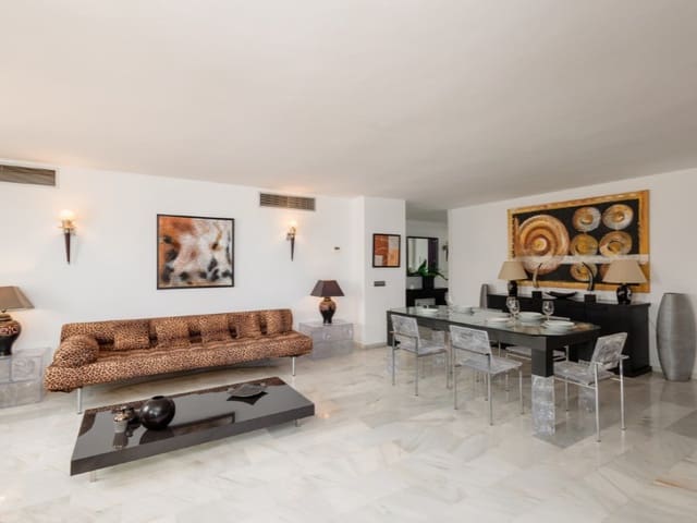 2 bedroom Penthouse for rent in Nueva Andalucia, Marbella with garage - € 1,950 (Ref: 9471407)