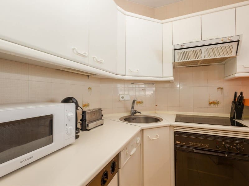 2 bedroom Apartment for rent in Nueva Andalucia with garage - € 1,750 (Ref: 9471408)