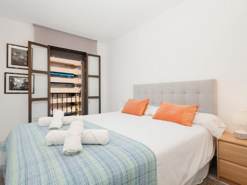 2 bedroom Apartment for rent in Nueva Andalucia with garage - € 1,750 (Ref: 9471408)