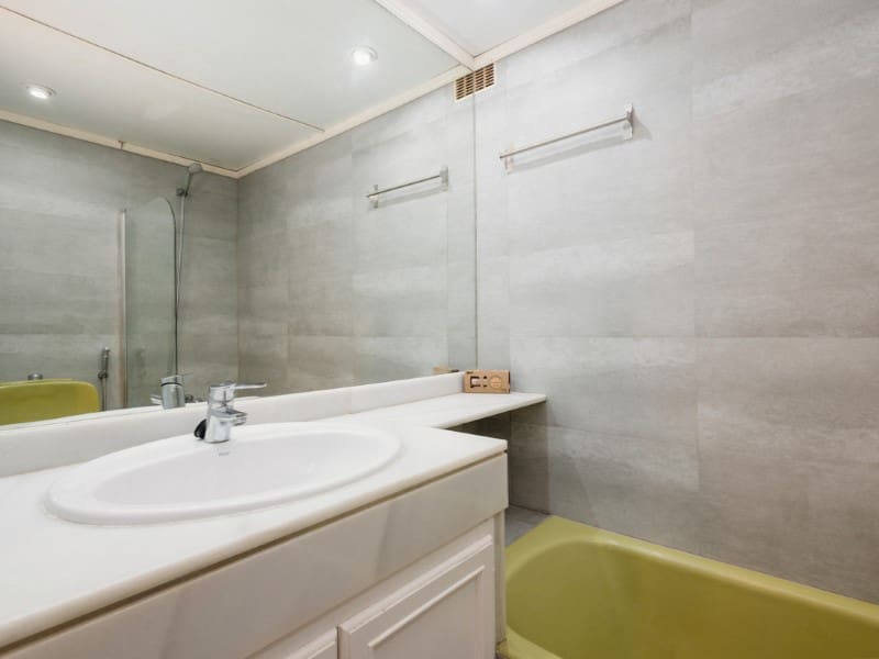 2 bedroom Apartment for rent in Nueva Andalucia with garage - € 1,750 (Ref: 9471408)