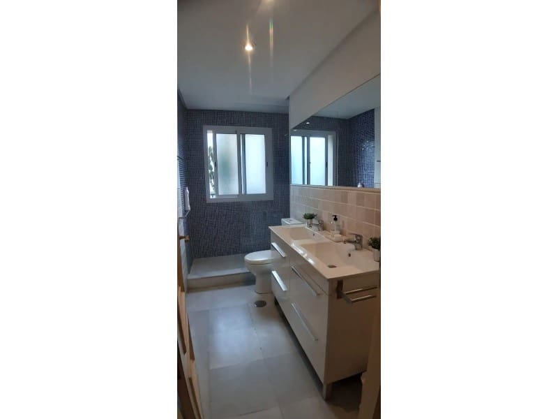 2 soverom Leilighet til leie i Marbella med garasje - € 2 500 (Ref: 9471409)