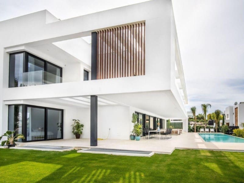 6 bedroom Villa for rent in Nueva Andalucia with pool garage - € 19,000 (Ref: 9471411)