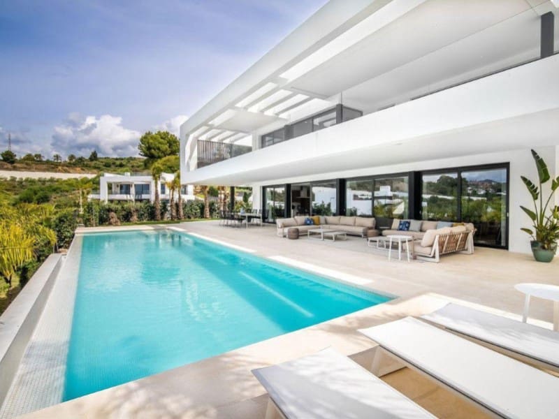 6 bedroom Villa for rent in Nueva Andalucia with pool garage - € 19,000 (Ref: 9471411)