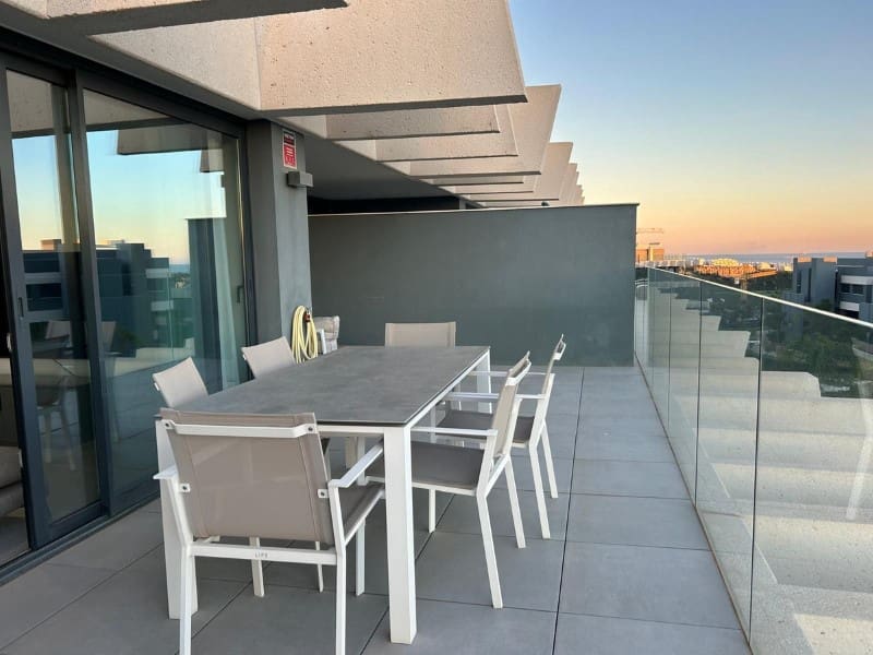 3 bedroom Apartment for rent in Estepona with pool garage - € 3,600 (Ref: 9471412)